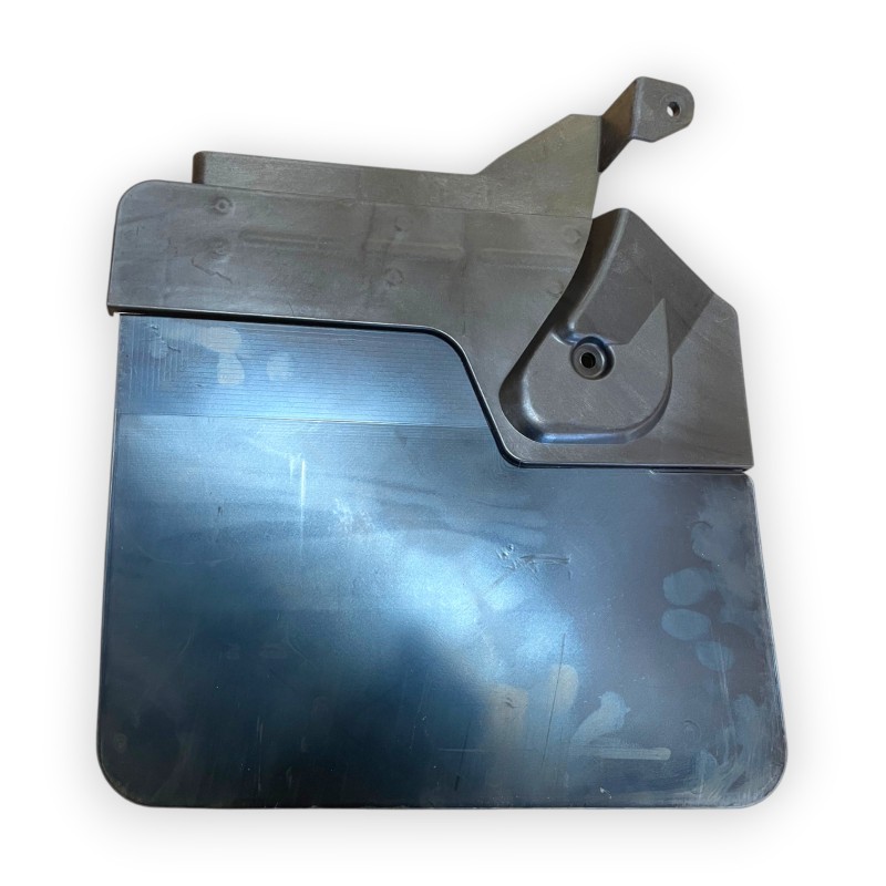 Bavette roue avant gauche